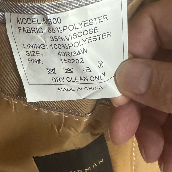 Men's 3 pc Suit - Braveman Carmel color size 40R with Green Tie- only worn once - Picture 2 of 10